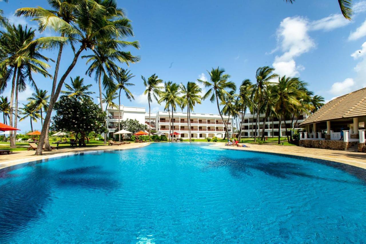 Prideinn Paradise Beach Resort & Spa مومباسا المظهر الخارجي الصورة The pool at the Southern Sun Beach Island Hotel