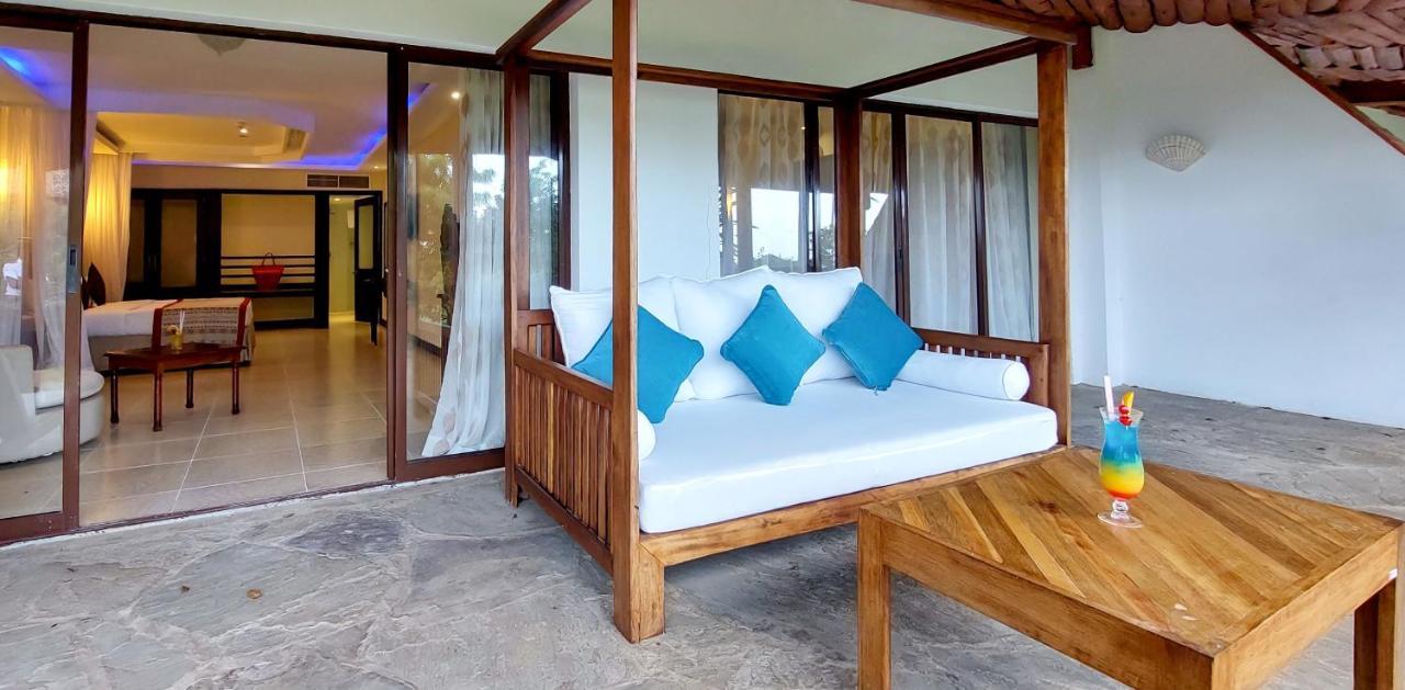 Prideinn Paradise Beach Resort & Spa مومباسا المظهر الخارجي الصورة A room at the hotel
